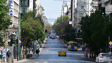 Άδειασε από κατοίκους η Αθήνα την Κυριακή του Πάσχα και «παραδόθηκε» στους τουρίστες, δείτε εικόνες