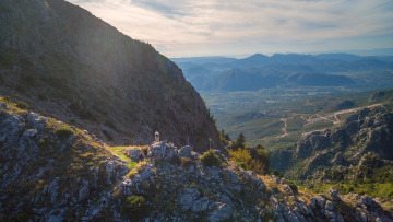 Πάσχα στην Ελλάδα: 10 αυθεντικές στιγμές σε αγαπημένους προορισμούς

