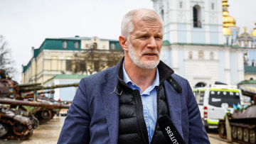 Εκτός διαπραγμάτευσης οι βάσεις μας στην Κύπρο, λέει ο υφυπουργός Άμυνας της Βρετανίας