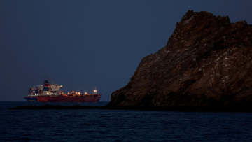 Γελοία η απειλή Τραμπ για τον αποκλεισμό των Στενών του Ορμούζ, λέει ο αρχηγός του ιρανικού Ναυτικού
