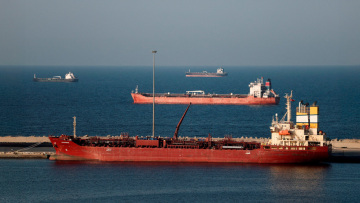 Σε ισχύ ο αμερικανικός αποκλεισμός στα Στενά του Ορμούζ - Για «αναχαίτιση, εκτροπή και κατάληψη» σε όποιο πλοίο περάσει προειδοποίησαν οι ΗΠΑ