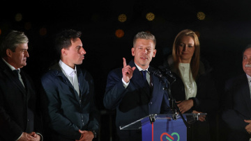 Σε αναμμένα κάρβουνα η Ρωσία μετά τη νίκη Μάγιαρ: «Θα μιλήσουμε αλλά δεν θα γίνουμε φίλοι» λέει ο νέος πρωθυπουργός της Ουγγαρίας