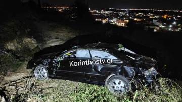 Αλώβητος ο οδηγός που έπεσε σε γκρεμό 70 μέτρων στην Κορινθία, δείτε φωτογραφίες  