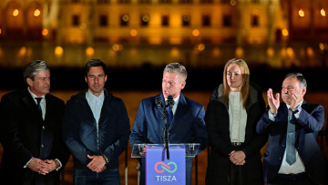 Ο Πέτερ Μάγιαρ κηρύσσει ιστορική νίκη στις εκλογές της Ουγγαρίας: «Τα καταφέραμε, ανακτήσαμε τη χώρα μας»  