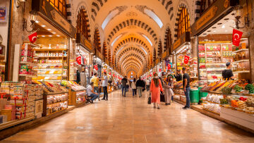 
Στην Κωνσταντινούπολη για τρίτη φορά: Η πόλη όπως τη ζουν οι άνθρωποί της