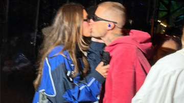 Τζάστιν Μπίμπερ: Το φιλί στο στόμα με τη Χέιλι στο Coachella 