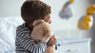 Επείγοντα: Γιατί το ΤΕΠ Παίδων δεν είναι «μικρογραφία» του Τμήματος ενηλίκων: Η Παιδίατρος – Επειγοντολόγος εξηγεί