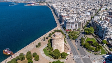 Θεσσαλονίκη: Ξύλινο ντεκ και πλατεία Δημοκρατίας περνούν τον προέλεγχο του ΕΣΠΑ και «φεύγουν» για δημοπράτηση