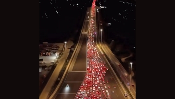 Video: Δείτε το ιστορικό πασχαλινό μποτιλιάρισμα απο ψηλά