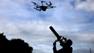 Μόσχα: Η σχεδιαζόμενη αύξηση της παραγωγής drones για την Ουκρανία παρασύρει την Ευρώπη στον πόλεμο