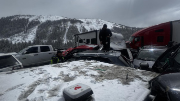 Τουλάχιστον 19 τραυματίες μετά από τεράστια καραμπόλα 70 αυτοκινήτων σε αυτοκινητόδρομο στο Κολοράντο, δείτε βίντεο