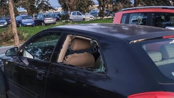 Νέο χτύπημα σε χώρο στάθμευσης κοντά στο αεροδρόμιο Ηρακλείου, άγνωστοι έσπασαν τουλάχιστον επτά αυτοκίνητα
