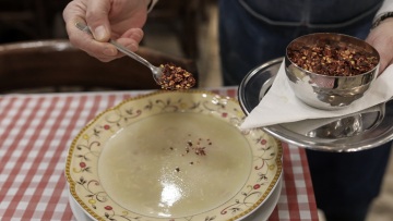 Καβγάς Ελλήνων και Τούρκων για τον πατσά: «Τον έτρωγαν οι Μνηστήρες της Πηνελόπης», «το πωλούσαν στην Κωνσταντινούπολη το 1700»