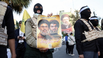 Η Χεζμπολάχ καλεί τους Λιβανέζους να καθυστερήσουν την επιστροφή τους στις περιοχές που στοχοποιούνται από το Ισραήλ