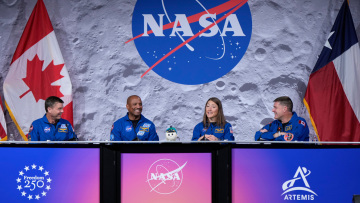 «Πέντε δευτερόλεπτα ελεύθερης πτώσης»: Οι αστροναύτες του Artemis II περιέγραψαν την ιστορική αποστολή στη Σελήνη και την αγωνιώδη επιστροφή στη Γη