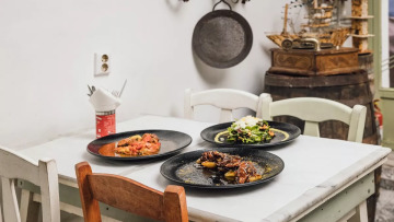 12 απαραίτητες γευστικές στάσεις στη Θεσσαλονίκη, από ιστορικά στέκια μέχρι νέα εστιατόρια