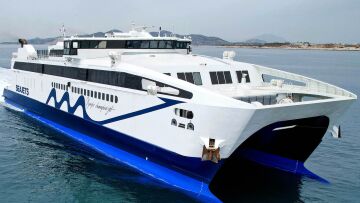 Στο λιμάνι του Λαυρίου εκτάκτως το «Champion Jet I» μετά τον τραυματισμό 32χρονου ναυτικού