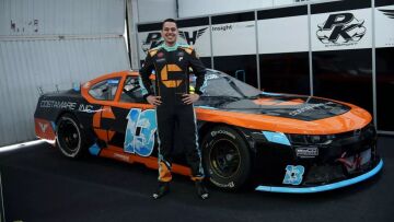 Ο πρωταθλητής, Θωμάς Κρασώνης, στη Βαλένθια για την πρεμιέρα του ευρωπαϊκού NASCAR