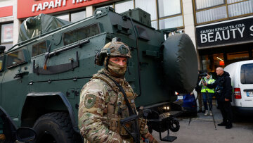 Ένας 58χρονος από την Μόσχα ήταν ο ένοπλος που σκότωσε τουλάχιστον έξι άτομα στο Κίεβο