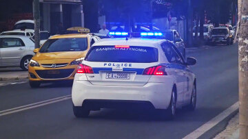 Οδηγοί μηχανών λογομάχησαν στην Κυψέλη, ο ένας έβγαλε όπλο και πυροβόλησε τον άλλον