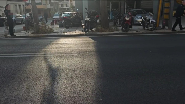 Μηχανή παρέσυρε και εγκατέλειψε ανήλικη στη Λιοσίων, σε κρίσιμη κατάσταση η κοπέλα
