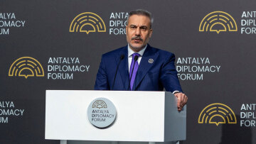 Επιμένει ο Φιντάν: Κατηγορεί Ελλάδα και Κύπρο ότι «μαζί με το Ισραήλ, δημιούργησαν στρατιωτική συμμαχία κατά των μουσουλμανικών χωρών»