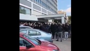 ΠΑΟΚ: Αποθεώθηκαν στο ξενοδοχείο από τους φιλάθλους τους οι παίκτες του Λουτσέσκου, δείτε βίντεο



