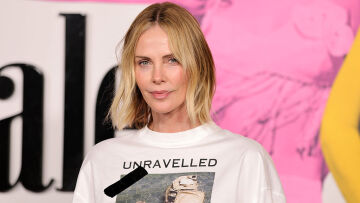 Η Σαρλίζ Θερόν για τη νύχτα που η μητέρα της σκότωσε τον πατέρα της: «Δεν με στοιχειώνει πια»