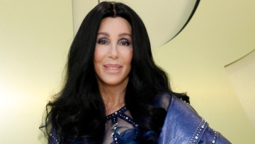 Η Σερ ανακάλυψε πως έχει εγγονή: «Όταν το έμαθε έμεινε άφωνη»