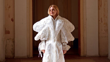 Νατάσα Εξηνταβελώνη: Δεν έχω ναρκισσιστικές τάσεις, γιατί έχω Περιστεριώτες φίλους που με γειώνουν