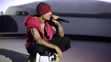 Billie Eilish: Έγινε το «one less lonely girl» του Justin Bieber στο Coachella
