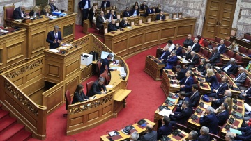 Ο Μητσοτάκης στέλνει μήνυμα στους βουλευτές της ΝΔ για τις άρσεις ασυλίας, αλλά έρχεται κύμα διαφοροποιήσεων