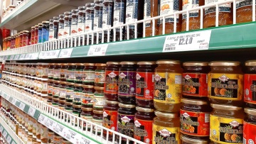 Κάτι αλλάζει σε μέλι, μαρμελάδες και χυμούς τον Ιούνιο 2026 – Τι θα βλέπουμε στις ετικέτες