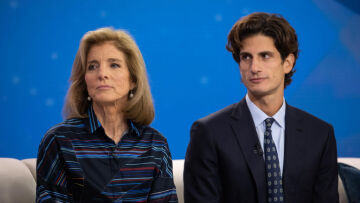 Καρολίνα Κένεντι: Πώς αντέδρασε στη σειρά για τον αδερφό της - Όσα είπε ο γιος της σε συνέντευξή του