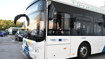 Τι αλλάζει στις αστικές συγκοινωνίες: «Πράσινα» λεωφορεία, 50 νέα οχήματα υδρογόνου, νέοι οδηγοί και άνοιγμα γραμμών σε ιδιώτες