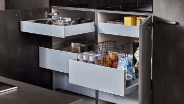 Το λάθος που κάνουμε όλοι στο καθάρισμα των ντουλαπιών την άνοιξη