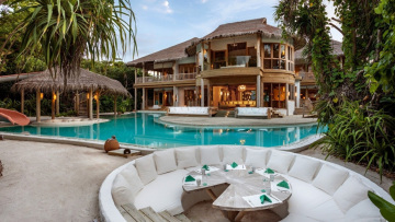 Από το VIP στο PLU: Πώς κάποια ξενοδοχεία επιλέγουν τους πελάτες τους
