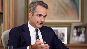 Μέτρα τώρα, εφεδρείες για μετά, πίεση στις Βρυξέλλες: Το σχέδιο του Μαξίμου για την επόμενη φάση της κρίσης
