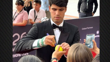 Αλκαράθ: Αμφίβολη η συμμετοχή του στο Roland Garros μετά την εμφάνιση με νάρθηκα στο χέρι, δείτε βίντεο


