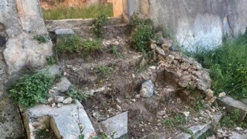 Έκλεψαν τα σκαλοπάτια του ιστορικού Αρρεναγωγείου στο Βραχάσι Αγίου Νικολάου