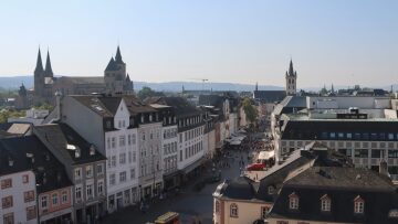 Απολαμβάνοντας την άνοιξη μέσα από ποδηλατικές διαδρομές στην Ευρώπη
