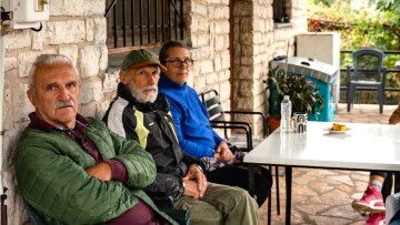 Ζαραβίνα Πωγωνίου: Ζήσαμε από κοντά την καθημερινότητα των κατοίκων της