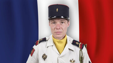 Ο Μακρόν δημοσίευσε φωτογραφία Γάλλου στρατιώτη που σκοτώθηκε μετά από επίθεση της Χεζμπολάχ στον Λίβανο