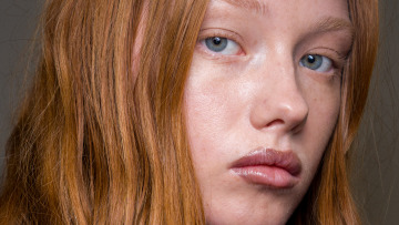 Make-up in heat: Πώς θα πετύχουμε την τέλεια διάρκεια στο μακιγιάζ μας τις ζεστές ημέρες που έρχονται
