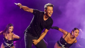 Σάκης Ρουβάς: Αν άκουγα τα σχόλια δεν θα είχα κάνει τίποτα στη ζωή μου, με σχολιάζουν από το 1991 που ξεκίνησα την καριέρα μου