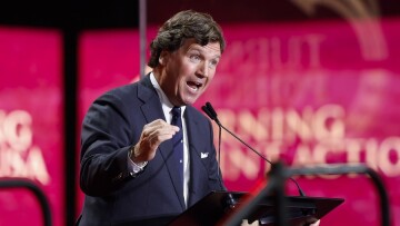 «Mea culpa» από τον Τάκερ Κάρλσον γιατί στήριξε τον Τραμπ: Λυπάμαι που παραπλάνησα τον κόσμο, λέει τώρα
