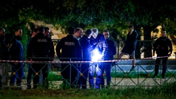 Ο ταξίαρχος της ΕΛΑΣ πήγε για τον νεκρό από το μαχαίρωμα στον Άγιο Δημήτριο χωρίς να ξέρει ότι είναι ο γιος του, πού στρέφονται οι έρευνες