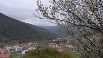 Άγιος Γεώργιος Τυμφρηστού: Το χωριό της Φθιώτιδας με τα πιο φημισμένα λουκάνικα της Ελλάδας