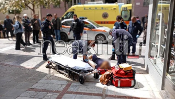 Τουρίστρια έπεσε σε λακούβα στο πεζοδρόμιο και τραυματίστηκε σοβαρά στο χέρι στο Ηράκλειο της Κρήτης