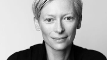 Τίλντα Σουίντον: Έρχεται στην Αθήνα με μια έκθεση με την οποία γιορτάζει τις καλλιτεχνικές φιλίες της